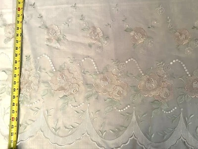 Organza Floral Bordada Nupcial 14 Yardas 51”W Blanco, Rosa, Como Nuevo 2 Bordes - Nuevo Foto 1 de 4