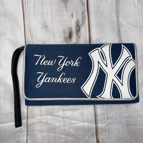 EUC New York Yankees Women's TRIFOLD Mesh Wallet MLB Authentic by Little Earth Cover