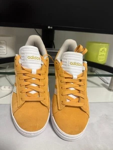 Adidas Damen Grand Court Alpha Sneaker, Hazy Orange/Weiß/Gold Metallic, 6,5 - Bild 1 von 5