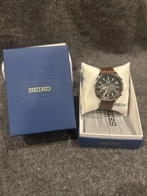 Reloj Seiko Hombre Cronógrafo Solar Cal. V175 Foto 1 de 4
