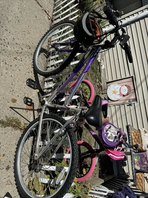 Genesis Whirlwind 26" Women's 21-Speed Mountain Bike - Gray/Pink - Image 1 of 3