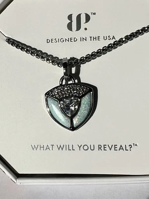 Ring Bomb Party 2025 年 10 月项链“Wrapped In What Matters”蛋白石/赤铁矿 — 第 1/4 张图片