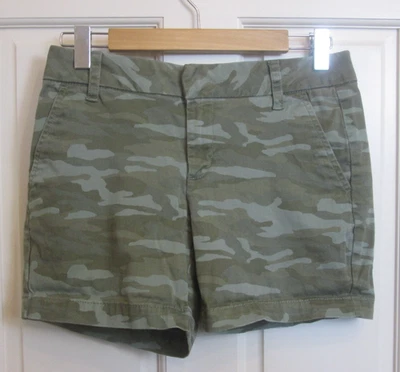 Caslon Green Camo Shorts Womens Size 4 Waist 29 Stretch Pockets 141-34890 - Image 1 of 4