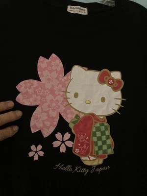 HELLO KITTY JAPAN Unisex T Shirt;  LARGE;  Black; PreOwned & Exclnt Condition  - Image 1 of 4