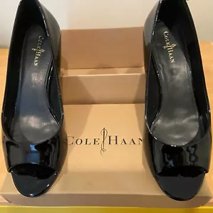 COLE HAAN ELSIE OPEN TOE WEDGE II BLACK PATENT SIZE 7 NIB - Picture 1 of 5