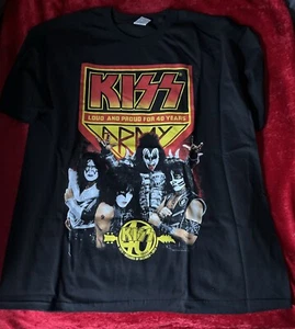 KISS Army Member T-Shirt XL Loud and Proud 1973 Decades Of Decibels 2013 New! - Picture 1 of 2
