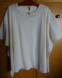 Curvy Woman Shirt Gr 60-62 6XL beige mit floraler Stickerei Kurzarm - Bild 1 von 9