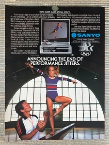 Anuncio impreso vintage Sanyo 4 cabezas VCR 6800 gimnasia 1984 patrocinador de los Juegos Olímpicos VHS 1983 - Imagen 1 de 1
