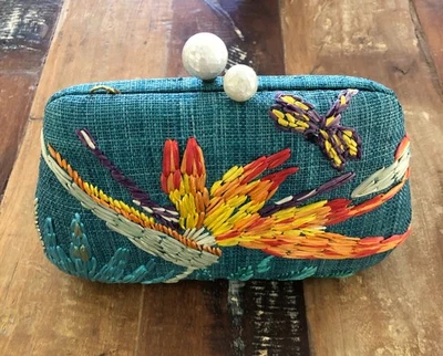 Bolso de Mano RAFE Nueva York Bordado Paja con Cadena Dorada Azul Libélula Foto 1 de 4