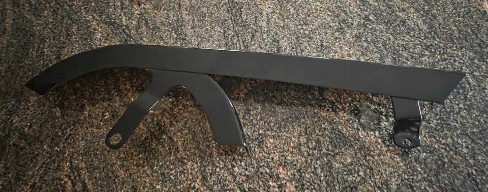 Protector de cinturón superior negro equipado de fábrica Harley Davidson Foto 1 de 1