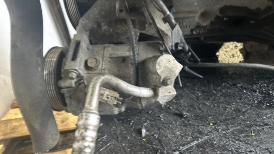 Compresseur clim SAAB 9.3 2 SPORT HATCH PHASE 1 BREAK 12843774 - Photo 1/4