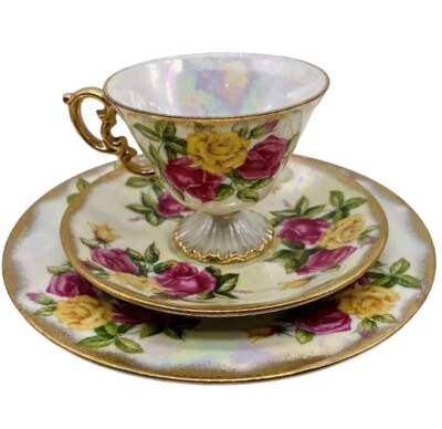 Juego de postre iridiscente Ucago June Rose de los años 50 pedestal taza de té y platillo con plato Foto 1 de 4