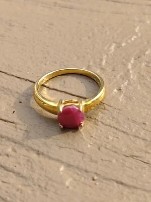 Anillo solitario enchapado en oro rubí conjunto de puntas de plata de ley 925 tamaño 6,75, 2,3 gm Foto 1 de 3