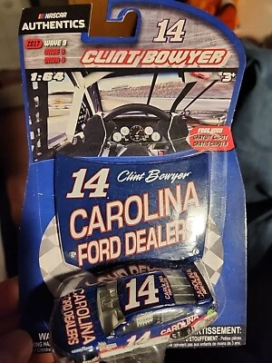 Wave 9 NASCAR Authentics #14 2017 Clint Bowyer escala 1:64 concesionarios Carolina Ford Foto 1 de 2