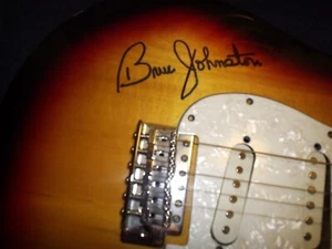 THE BEACH BOYS SIGNED GUITAR BRUCE JOHNSTONE CRATE ELECTRA SUNBURST RARE PROOF - Picture 1 of 5