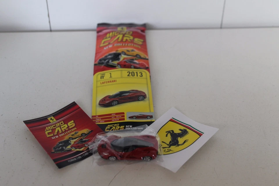Micro Cars 2015 - FERRARI Cards + stickers + libretto Numero 1 LAFERRARI - Immagine 1 di 1