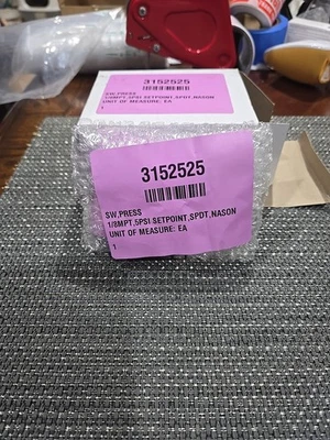 Hankison/SPX/PPC 3152525 Pressure Switch, 1/8 MNPT, 5PSI Setpoint, SPDT - Image 1 of 2