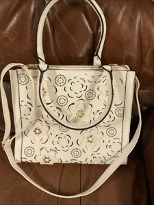 Lovely Ladies White TU Handbag - Picture 1 of 4
