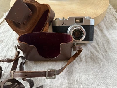 Cámara torre vintage Japón 35 mm con estuche de cuero sin probar Foto 1 de 4