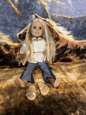 Muñeca American Girl RETIRADA muñeca JULIE usada para exhibir Foto 1 de 4