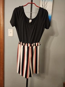 Minette Women’s Short Sleeve Romper Shorts Jumpsuit Belt Size 1X Black White Red - Picture 1 of 7