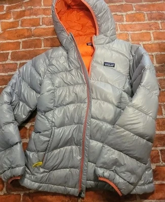 Patagonia Hi Loft Niñas Plumón Puffer Chaqueta Pato Relleno Talla 14 Plateado Abrigo Capucha Gris Foto 1 de 3