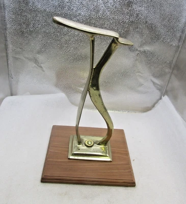 Antiguo zapatero de latón macizo Foto 1 de 4