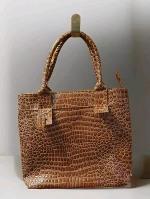 二手状况完好 -- MSC MAINSTREET 人造皮革棕色单肩包 钱包 带钥匙链 — 第 1/4 张图片