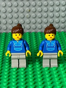 2 LEGO Classic Town Minifigures Vintage Paradisa Famale Jogging Suit 63453309 - Picture 1 of 1