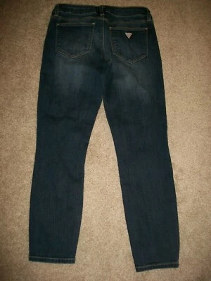 GUC WOMENS JUNIORS SIZE 27 GUESS MEDIUM RISE CURVY SKINNY DISTRESSED CAPRI 1010 - Image 1 of 4
