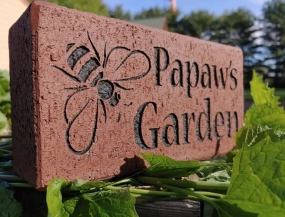 Pesonalized 雕刻(雕刻)花园铺路石带蜜蜂蝴蝶蜜蜂种类 — 第 1/4 张图片