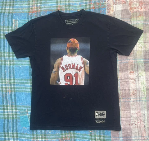 Mitchell & Ness Large Mens Chicago Bulls 1997 Finals Dennis Rodman T Shirt Black Cover