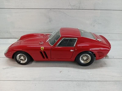 Auto Mattel Ferrari 250 GTO scala 1/18 - Immagine 1 di 4