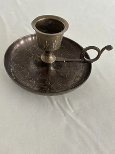 Candelabro vintage MCM 5" de latón con lazo para dedos y bandeja de goteo I1 - Imagen 1 de 13