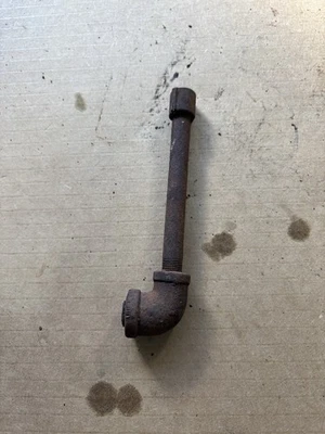 Tubo respirador tanque de combustible motor IHC M 1 1/2-3 HP Foto 1 de 2