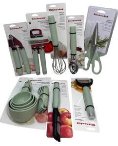 KitchenAid 16 Piece pistachio Kitchen Tool Set - VHTF New With Tags - Picture 1 of 8