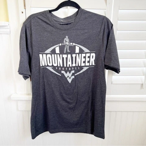 Colosseum NWT Gray WVU Mountaineer Football Short Sleeve Tee Men’s Medium Cover