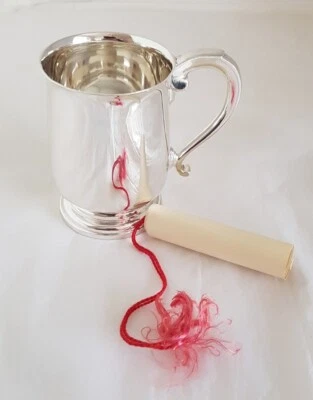 Taza estándar de plata Britannia Londres 1935. By Goldsmiths & Silversmiths Co Ltd  Foto 1 de 4