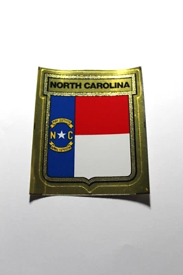 1972 VINTAGE GULF OIL NORTH CAROLINA STATE FLAG TRAVEL STICKER DECAL W / HISTORY - Image 1 of 2
