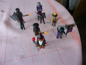 Playmobil soldados mongoles x 4 con mago 2 a caballo - Imagen 1 de 8