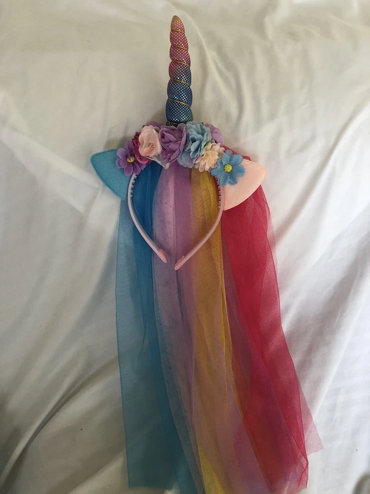 Diadema unicornio con velo de tul arco iris usada en excelente estado Foto 1 de 1