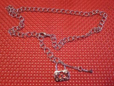 (00612) Halskette Schloss mit Schlüssl - silberfarben - sieht toll aus - Bild 1 von 2