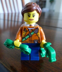 LEGO Explorer, Woman, Shirt with Accessories, Brown Hair #96 - Picture 1 of 2