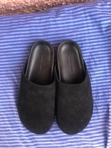 ASSEMBLY LABEL BLACK GENUINE SUEDE & LEATHER LINED SLIDES-SZ 39/8 BNWOB - Picture 1 of 6