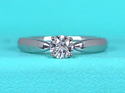 $3,850 Tiffany & Co D VVS1 Platinum Harmony 0.31ct Round Diamond Engagement Ring - Image 1 of 4