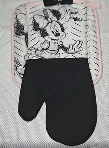 Disney Minnie Mouse Sketchbook Valentine’s Day Oven Mitt Glove Potholder Pink - Picture 1 of 2