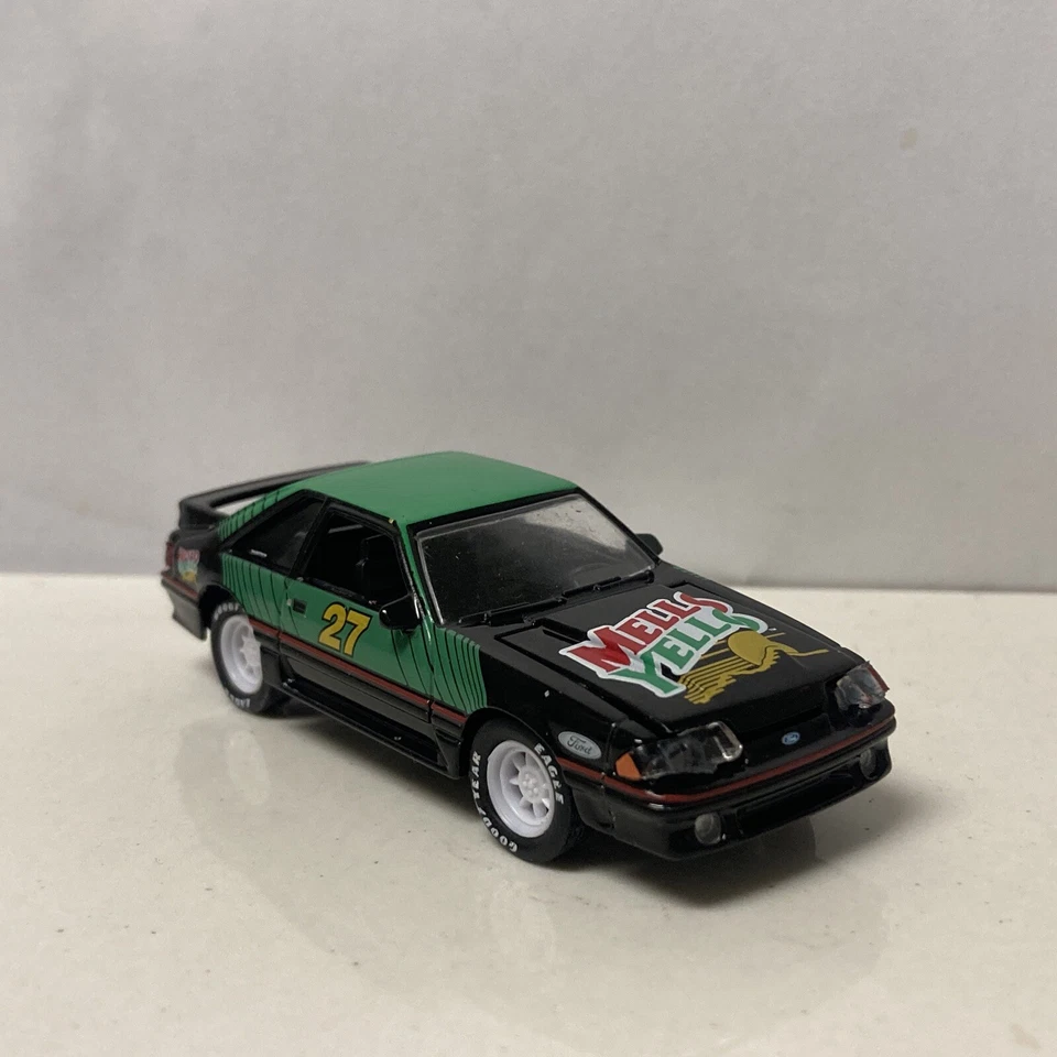Ford Mustang GT 1987 87 5,0 Fox coleccionable escala 1/64 diecast modelo diorama Foto 1 de 4