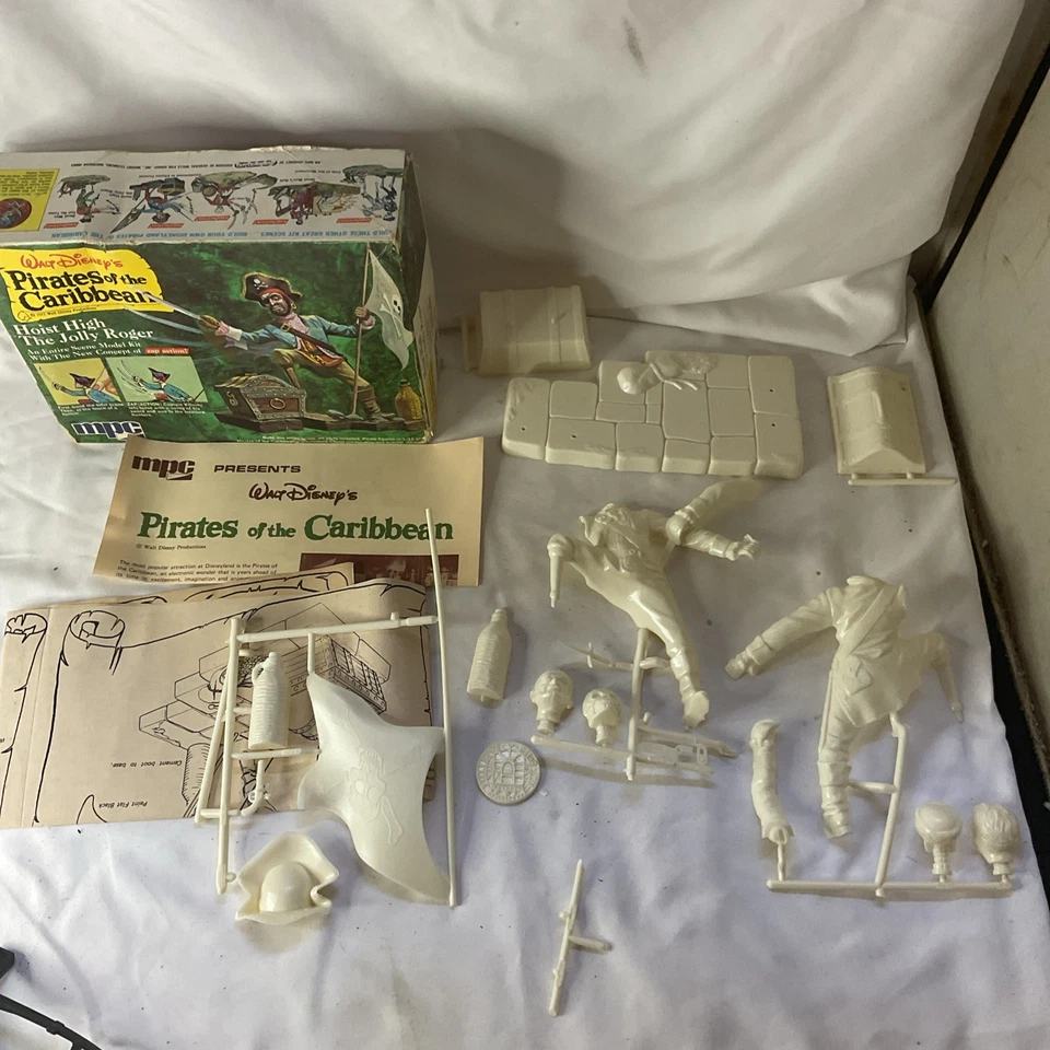 MPC Disney Pirates of the Caribbean model kit HOIST HIGH THE JOLLY ROGER VTG - Image 1 of 4