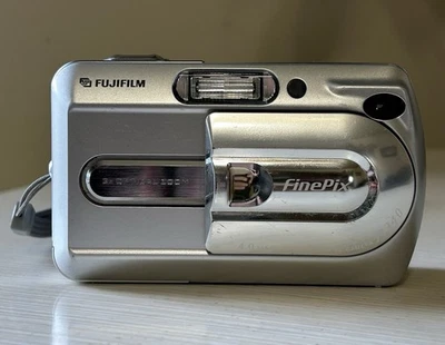 Cámara digital Fujifilm Fiunepix A340 4,0 megapíxeles. Probado/Funciona Foto 1 de 4