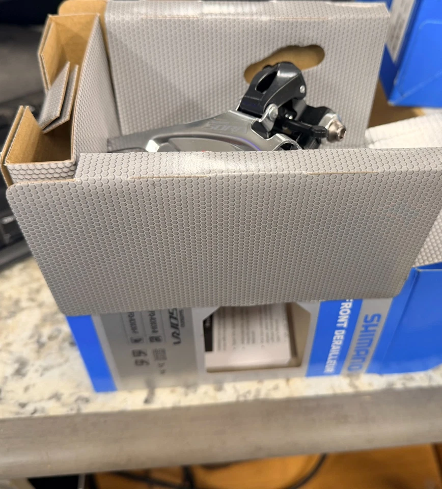 Shimano 105 3x9 Speed tirple Braze-On Front Derailleur - Silver (FD-5504) - Image 1 of 1